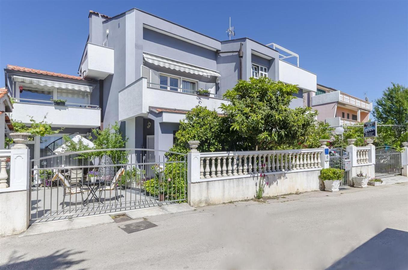 Apartments Keran - By Suites Living Vodice Eksteriør billede